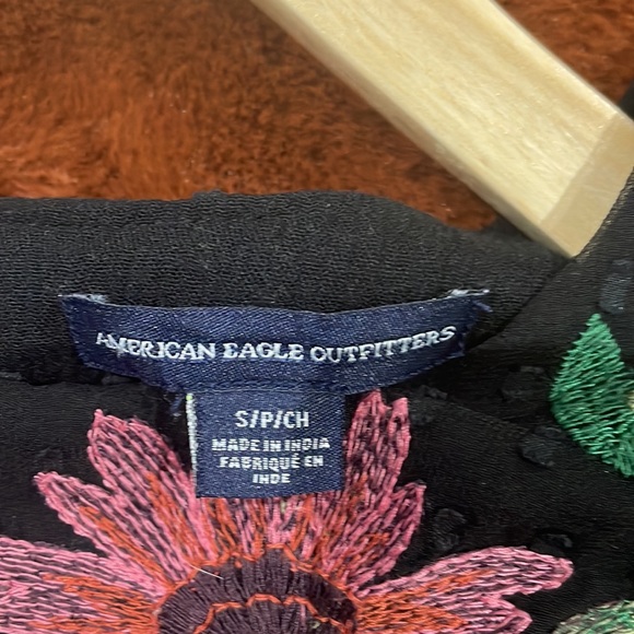 Embroidered black blouse - Picture 6 of 6